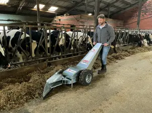 Batteridriven puttare med foderskrapa