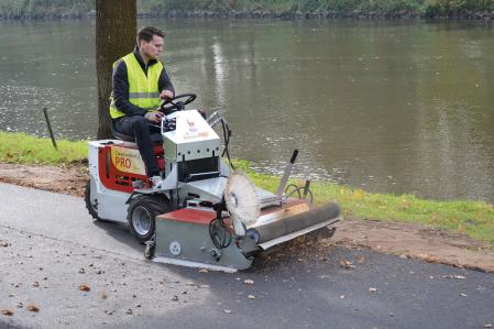 Bensindriven redskapsbarare Cleanmeleon